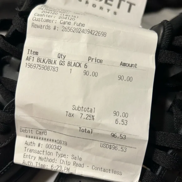 Selling size 8, black, Nike tennis shoes - Picture 4 of 4